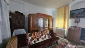 Casă cu 2 corpuri în Sânpetru | Singur în curte | 102... 