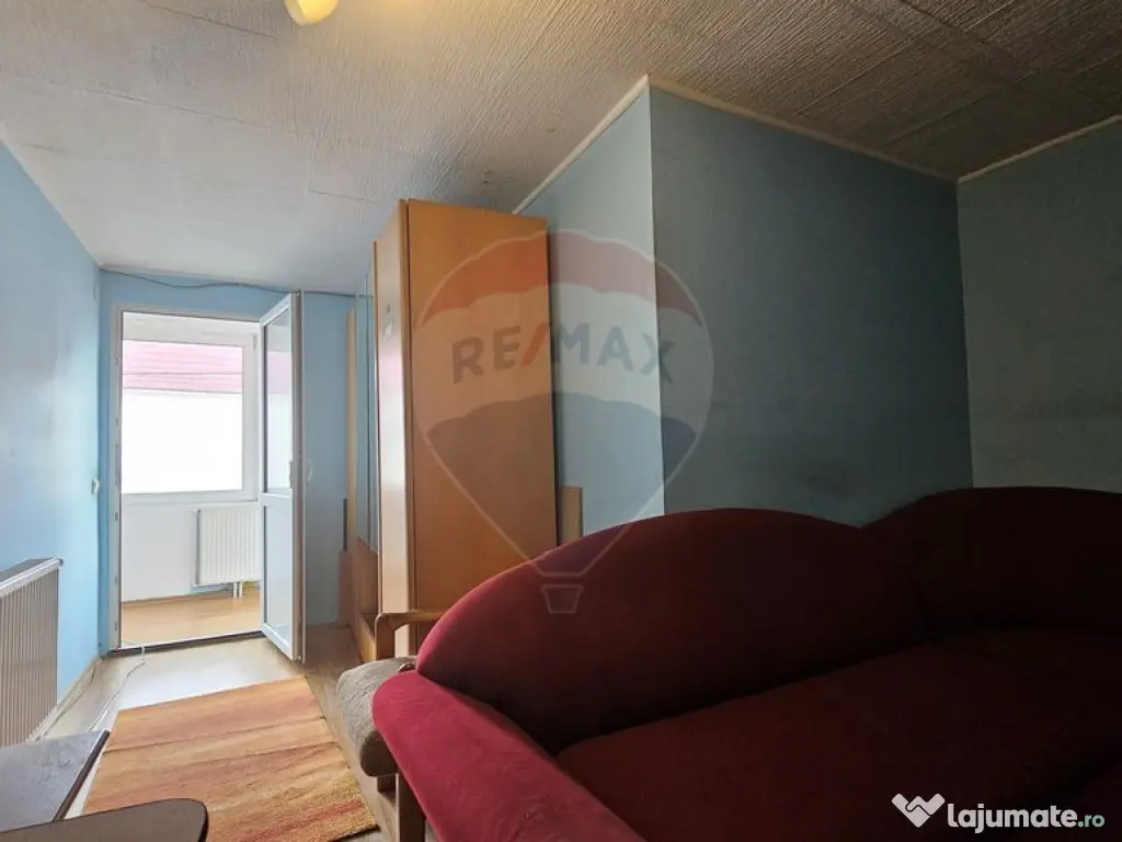 Casă cu 2 corpuri în Sânpetru | Singur în curte | 102...