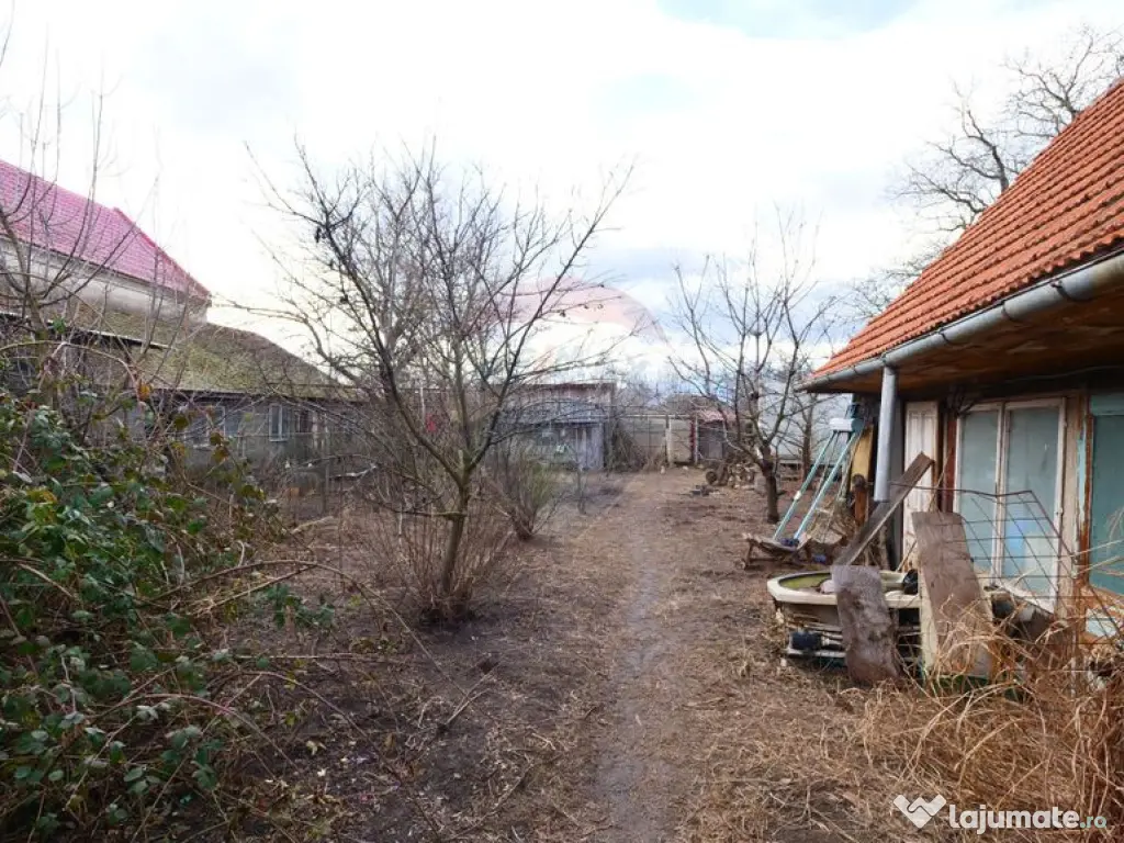 Casă cu 2 corpuri în Sânpetru | Singur în curte | 102...