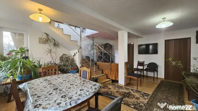 Casă cu 2 corpuri în Sânpetru | Singur în curte | 102...