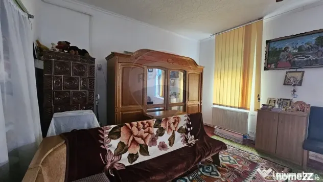 Casă cu 2 corpuri în Sânpetru | Singur în curte | 102...