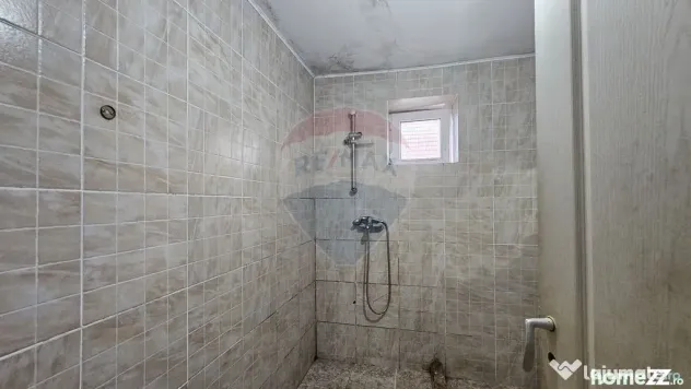Casă cu 2 corpuri în Sânpetru | Singur în curte | 102...