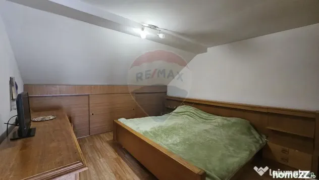 Casă cu 2 corpuri în Sânpetru | Singur în curte | 102...