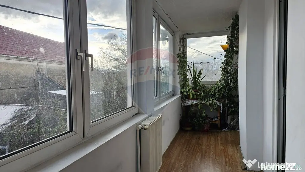 Casă cu 2 corpuri în Sânpetru | Singur în curte | 102...