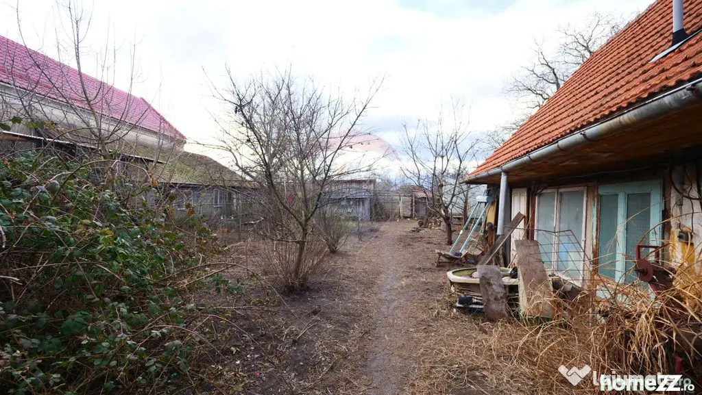 Casă cu 2 corpuri în Sânpetru | Singur în curte | 102...