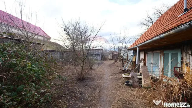 Casă cu 2 corpuri în Sânpetru | Singur în curte | 102...