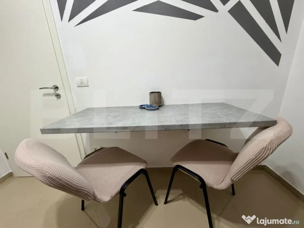 Apartament decomandat, mobilat și utilat, cu parcare inclus