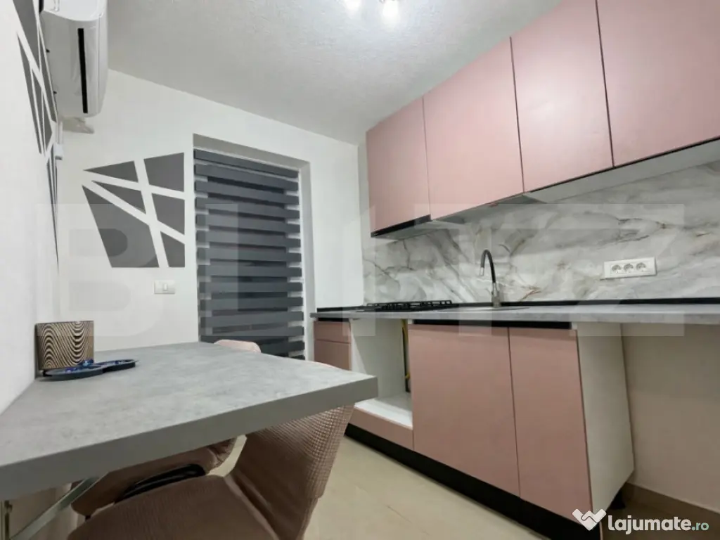 Apartament decomandat, mobilat și utilat, cu parcare inclus