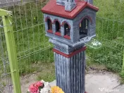 Mini Bisericuta cu Postament 