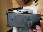 Baterie LiFePo4 12V, 350 Ah, BMS integrat și încărcător 