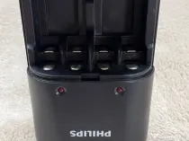 Încărcător baterii Philips