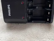 Încărcător baterii Philips 