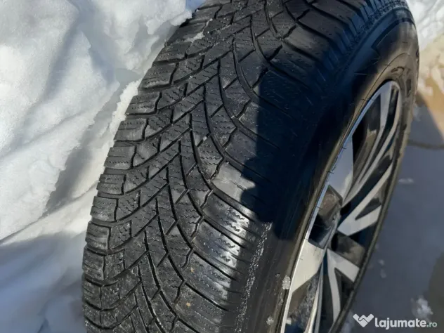 SET Jante Touareg III CR - 18 x 8J et25 5 x 112mm + Anv. Bridgestone iarna CADOU
