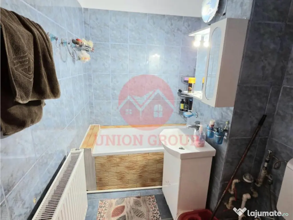 Apartament 3 Camere, Decomandat, zona Casa de Cultura