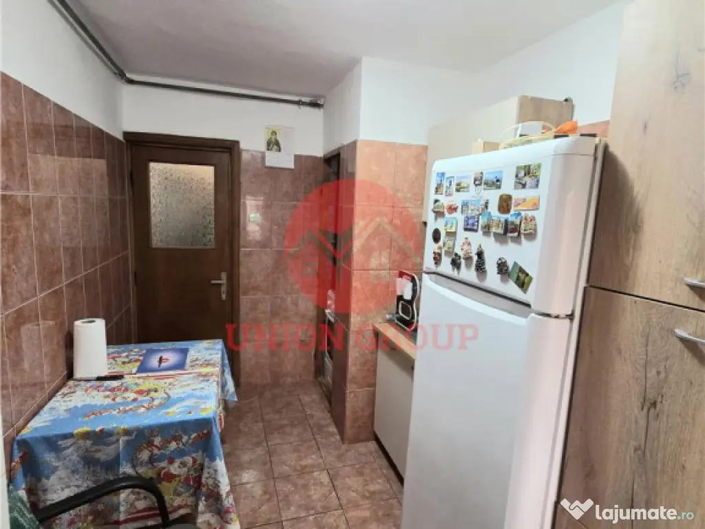 Apartament 3 Camere, Decomandat, zona Casa de Cultura