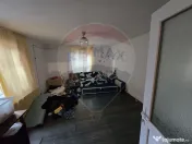 Casă / Vilă cu 4 camere de vânzare în zona Periferie 