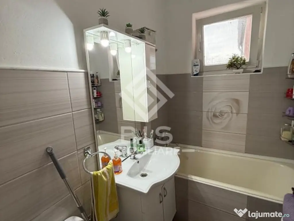 Apartament 3 camere zona Decebal