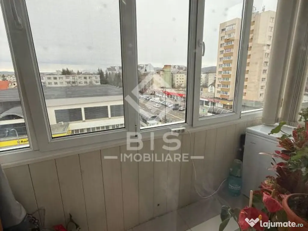 Apartament 3 camere zona Decebal