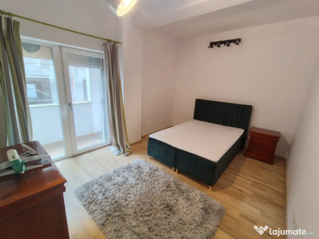 Apartament 3 camere decomandat, 90mp, Centru