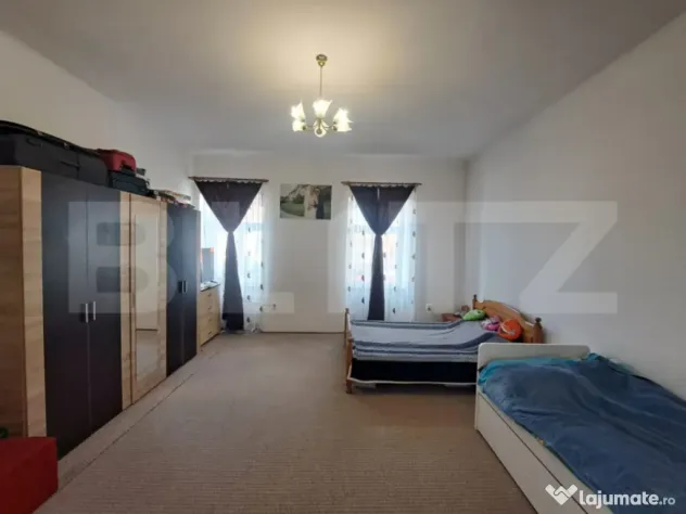 Casă săsească renovată integral, 2200 mp teren, ideală