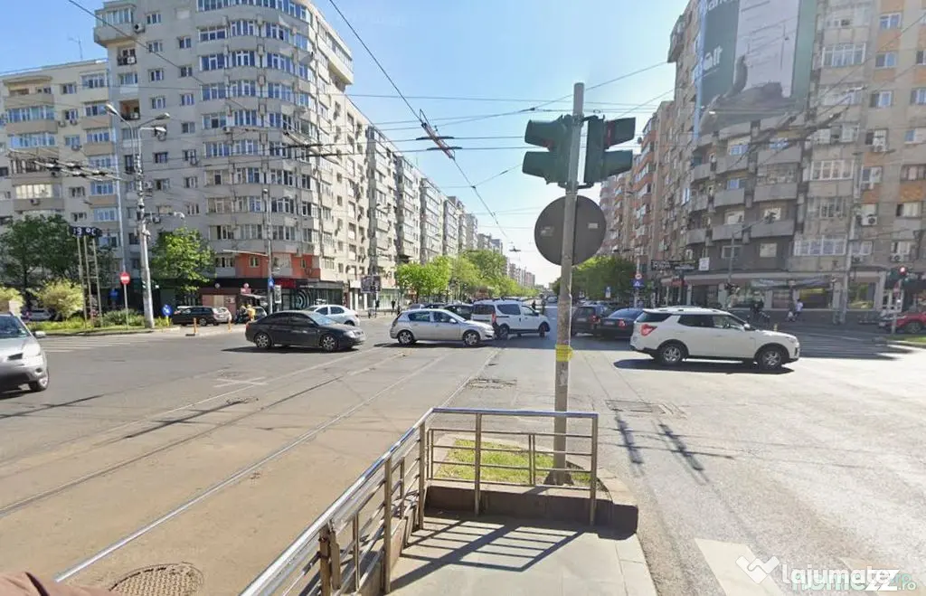 Zona Mosilor - Pizaa Hut sp 110 mp vitrina 12 m - Bucuresti (Bucuresti-Ilfov)
