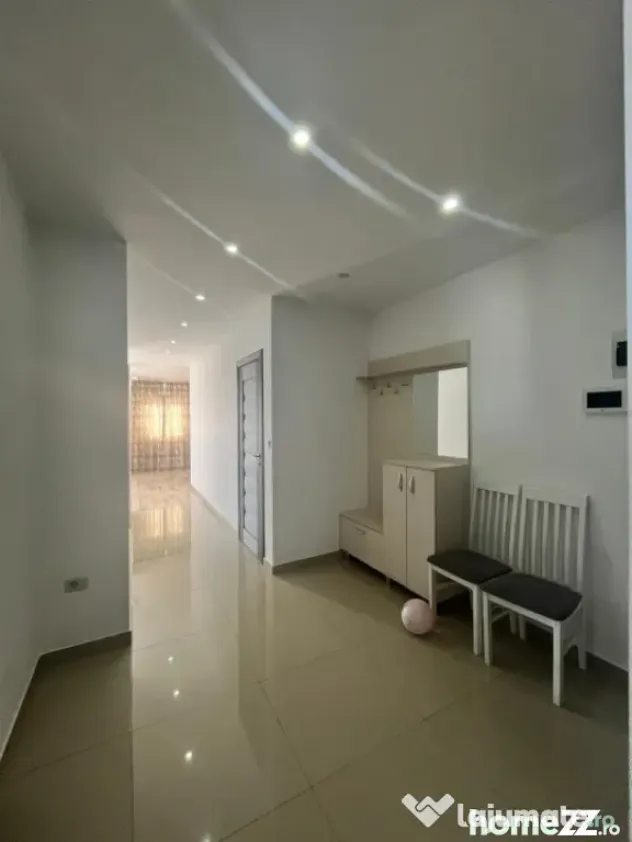 Apartament 3 camere , bloc nou , Radauti