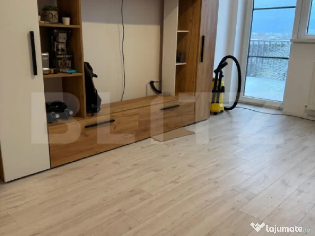 Apartament 3 camere, 76 mp + balcon 5 mp, 2 bai, zona Tracto