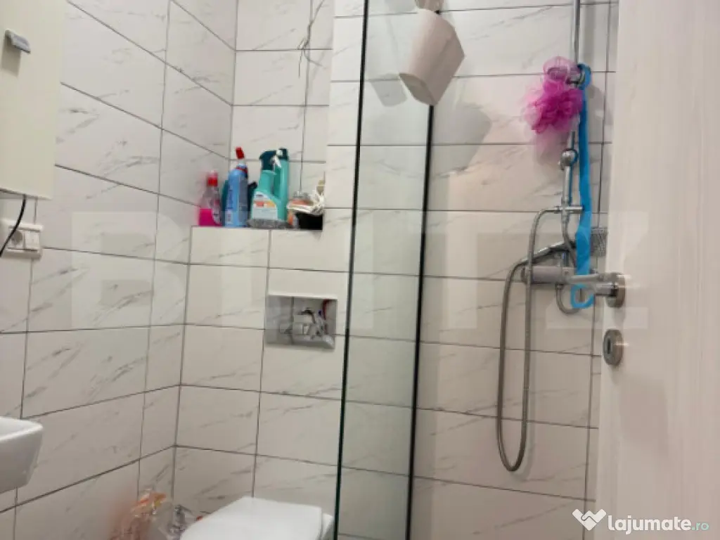 Apartament 3 camere, 76 mp + balcon 5 mp, 2 bai, zona Tracto