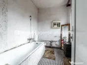 Casă de renovat cu 773 mp teren la preț de apartament 