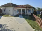 Casă cu 4 camere 
