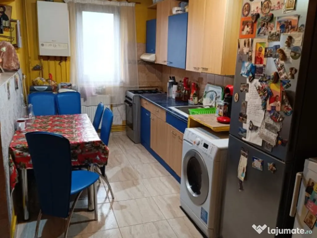 Apartament 3 camere et 3, Plopilor