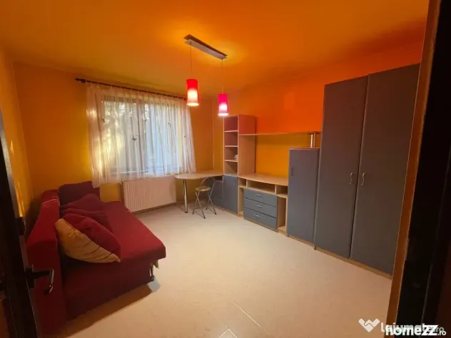 Apartament 3 camere et 3, Plopilor