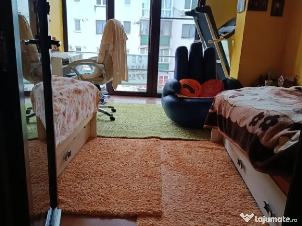 Apartament 3 camere et 3, Plopilor