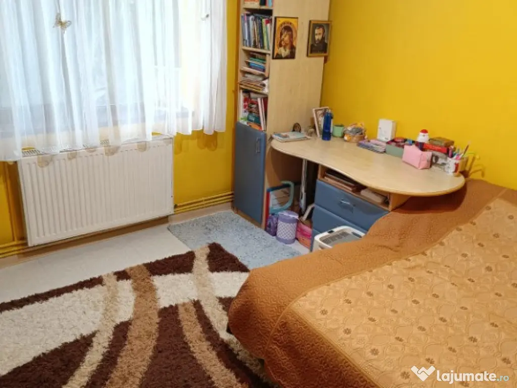 Apartament 3 camere et 3, Plopilor