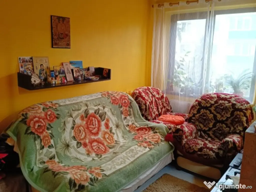 Apartament 3 camere et 3, Plopilor