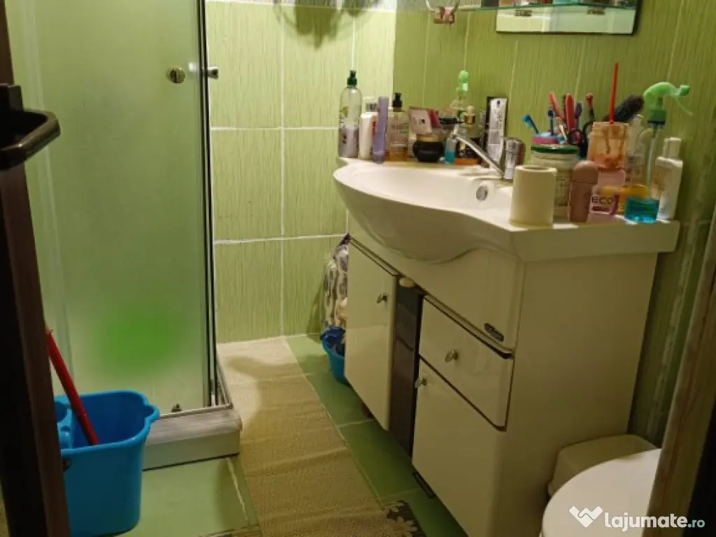 Apartament 3 camere et 3, Plopilor