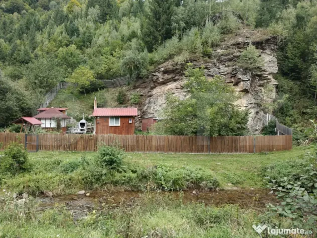 Casa de vacanta si teren intravilan, 425 mp, Valea Ierii