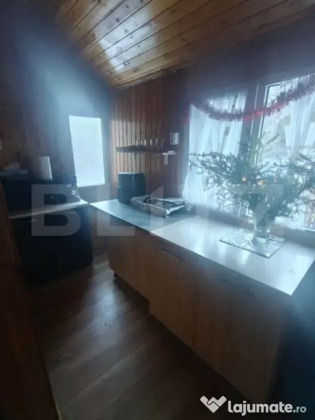 Casa de vacanta si teren intravilan, 425 mp, Valea Ierii