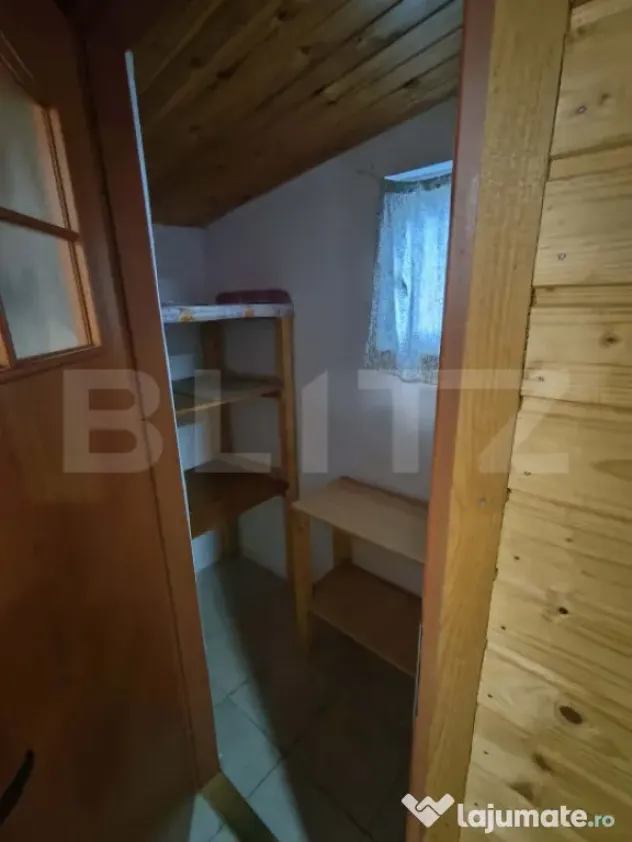 Casa de vacanta si teren intravilan, 425 mp, Valea Ierii