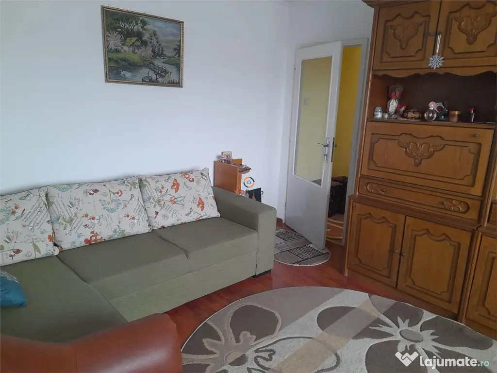 Apartament Etaj 2 zona Sagului