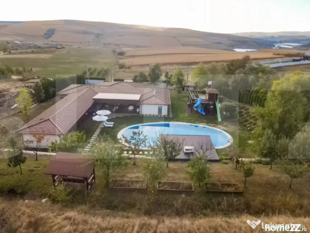 Casa individuala premium cu piscina exterioara - Rediu (Cluj)