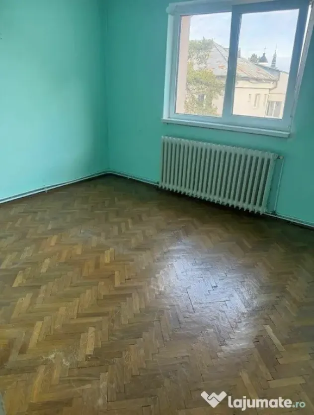 Apartament cu 3 Camere Semidecomandate Zona Ultracentral