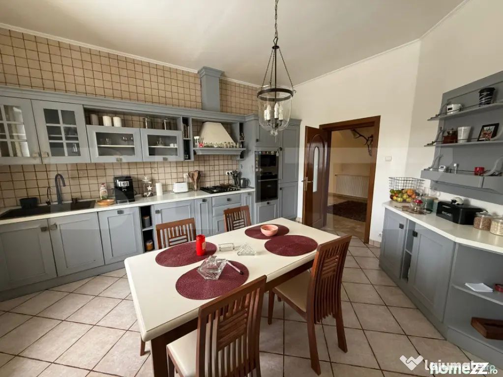 Casa individuala de lux, 410 mp + teren 2760 mp - Campina Mu - Campina (Prahova)