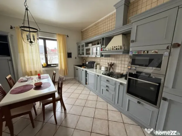 Casa individuala de lux, 410 mp + teren 2760 mp - Campina Mu - Campina (Prahova)