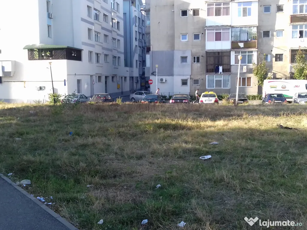Vand inchiriez teren (863 MP sau 432 MP), central, Casa Tineretului