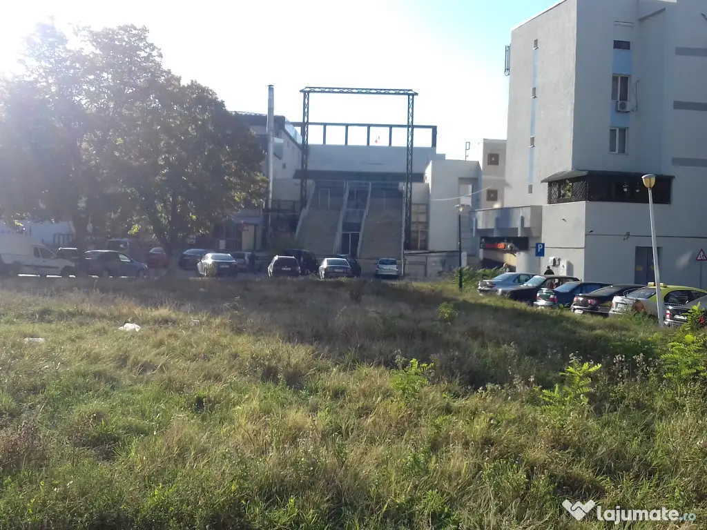 Vand inchiriez teren (863 MP sau 432 MP), central, Casa Tineretului