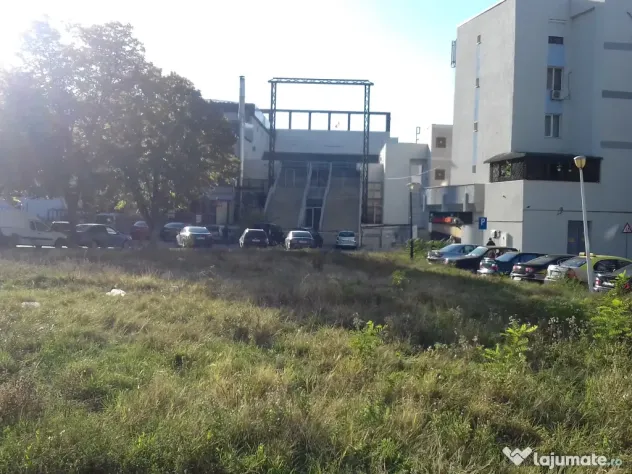 Vand inchiriez teren (863 MP sau 432 MP), central, Casa Tineretului
