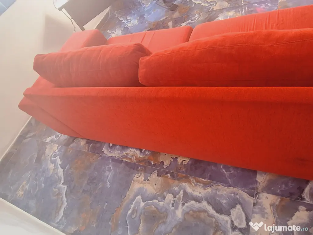Canapea pat+4 perne