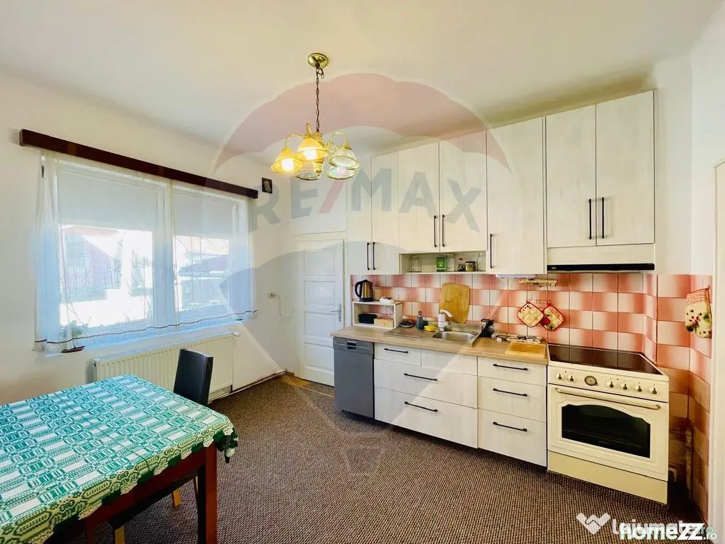 Apartament spațios la casă – 2 camere + balcon | Laza...