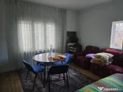 Casa Pietroasa -Bihor central,sosea , gaz, 2500 teren, dublu front 